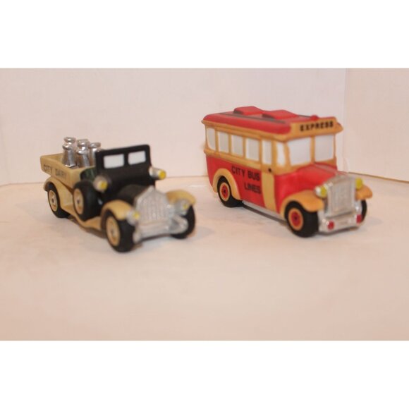 Dept 56 Christmas in the City - Transport, set of 2 - Picture 1 of 4